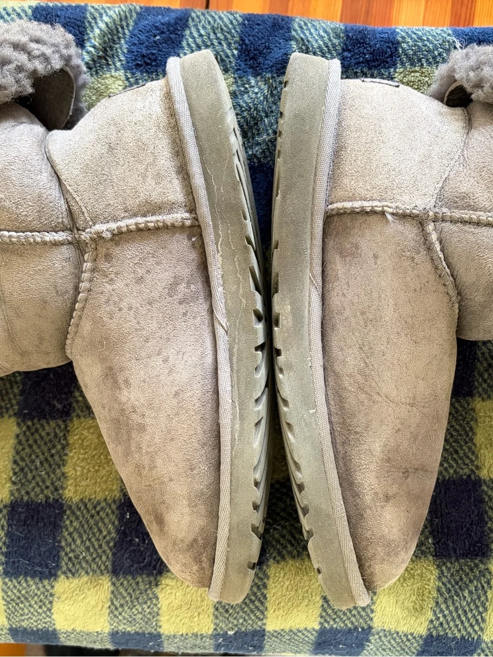 UGG Mini Bailey Button Grey Sheepskin Suede Boots Women's Size 7